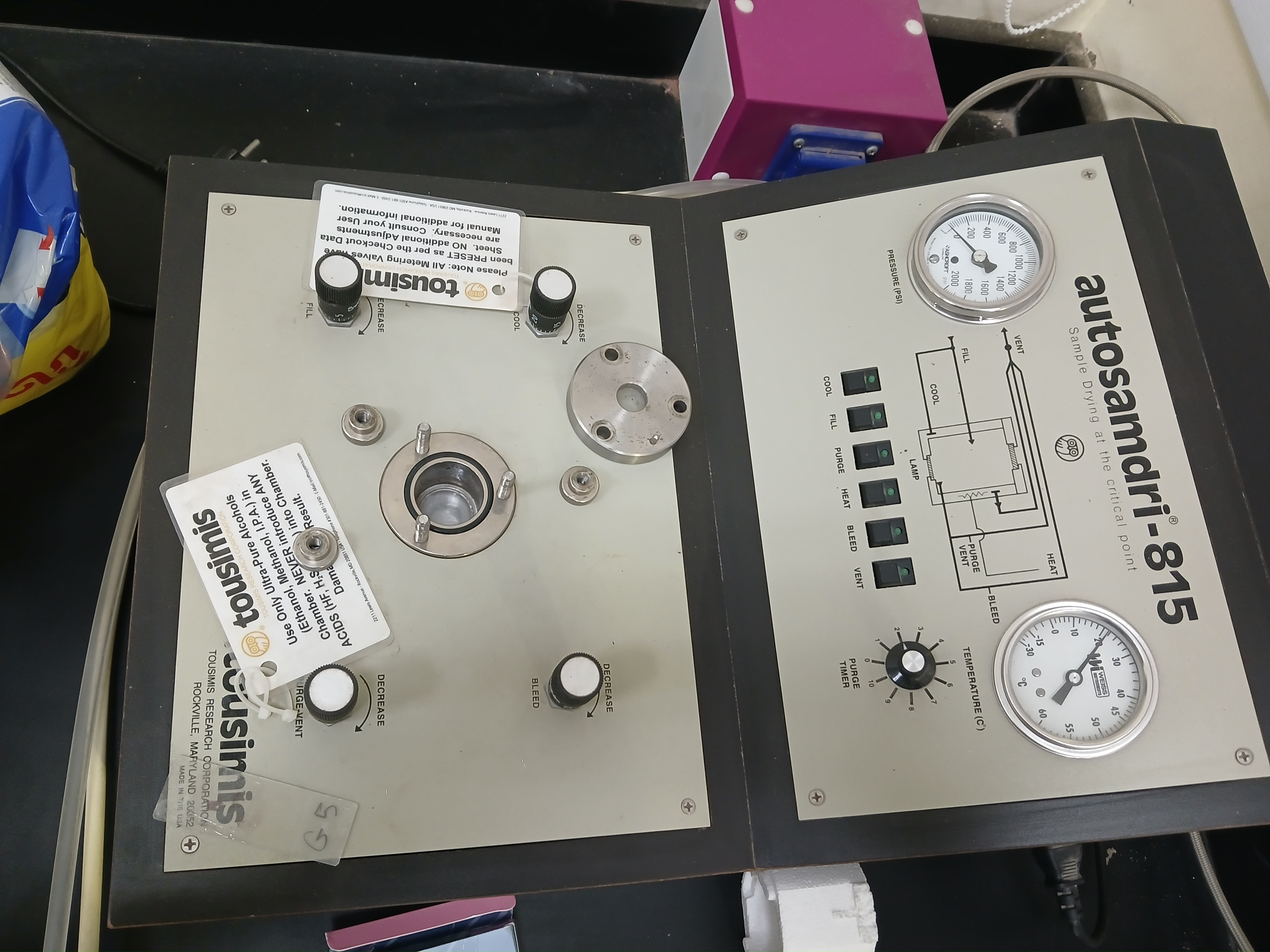 Critical point dryer